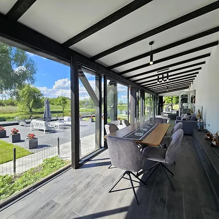 Sloneczny Ogrod - Ekskluzywna Posiadlosc Nad Woda, Grill I Jacuzzi Holiday home Krzywinskie