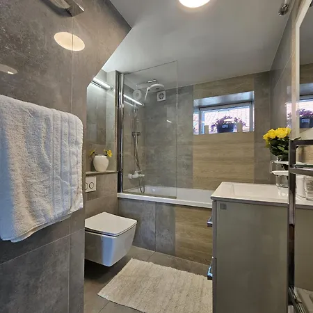 Sloneczny Ogrod - Ekskluzywna Posiadlosc Nad Woda, Grill I Jacuzzi Holiday home Krzywinskie